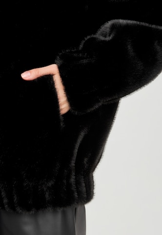 Manteau d’hiver CESARE GASPARI en noir