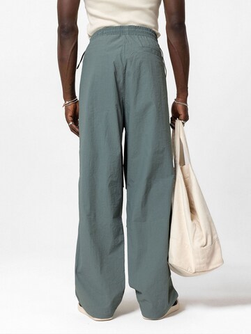 Wide leg Pantaloni cargo 'Copperas COVE' di VAMOS CLO in verde