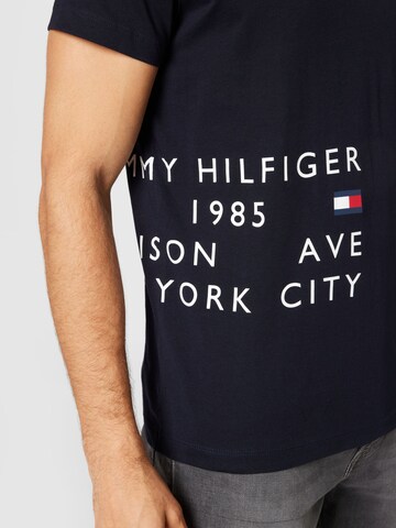 TOMMY HILFIGER T-Shirt 'Off Placement' in Blau