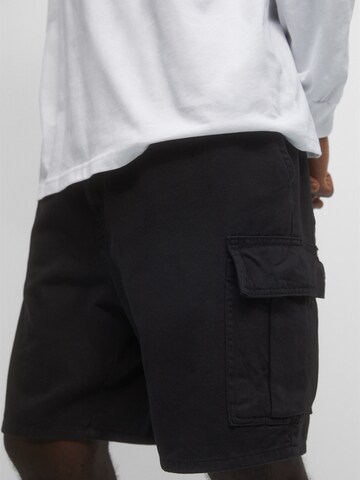 Pull&Bearregular Cargo hlače - crna boja