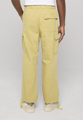 2Y Premium Regular Cargo Pants in Green