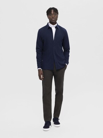SELECTED HOMME Slim fit Skjorta 'SLHOwen' i blå