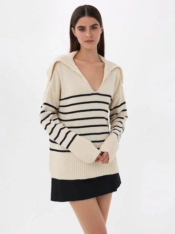 Hiccup Pullover in Weiß