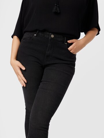 regular Jeans 'DAISY' di ONLY Curve in nero