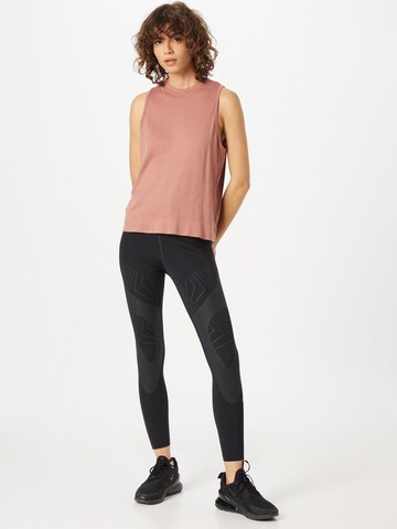 Sport top 'Laimeia' de la Athlecia pe maro