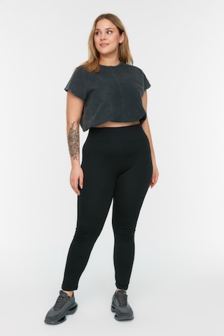 Trendyol Curve - Skinny Leggings en negro