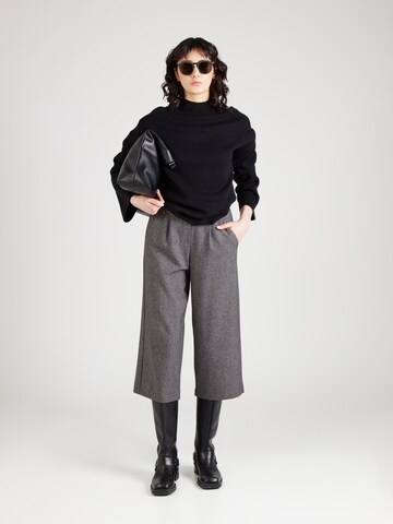 juoda VERO MODA Laisvas Klostuotos kelnės 'VMANNI'