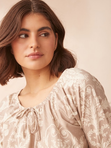 LAURA ASHLEY Pajama in Beige