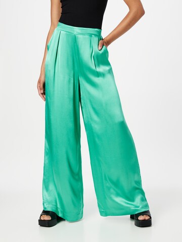 Wide leg Pantaloni con pieghe di Karen Millen in verde: frontale