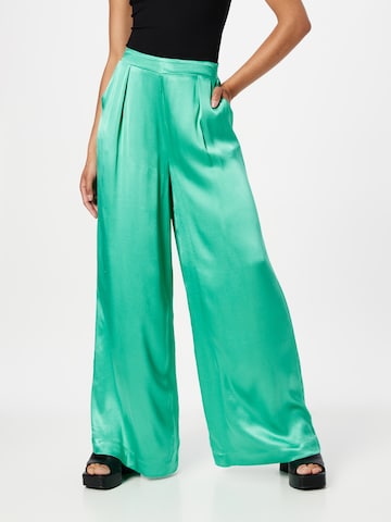 Wide leg Pantaloni con pieghe di Karen Millen in verde: frontale