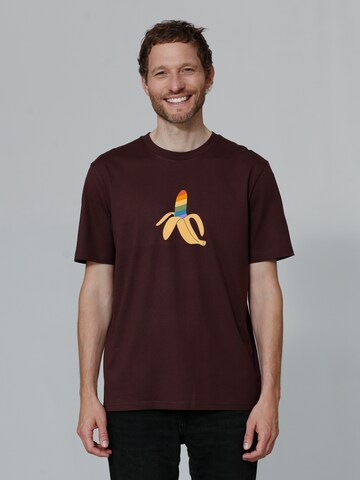 T-Shirt 'Rainbow Banana' Watapparel en rouge : devant