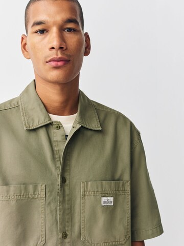 Next Regular Fit Hemd in Grün