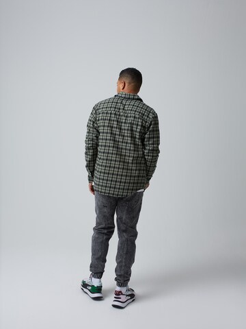 ABOUT YOU x Benny Cristo Regular fit Overhemd 'Marek' in Groen