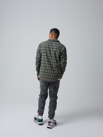 ABOUT YOU x Benny Cristo Regular fit Button Up Shirt 'Marek' in Green