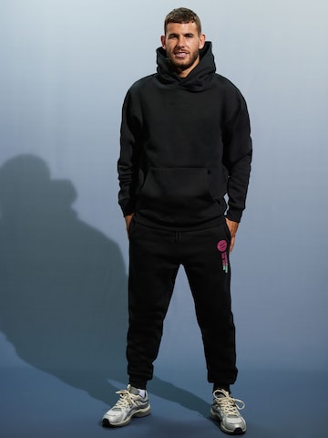 FCBM Sweatshirt 'Kai' in Black