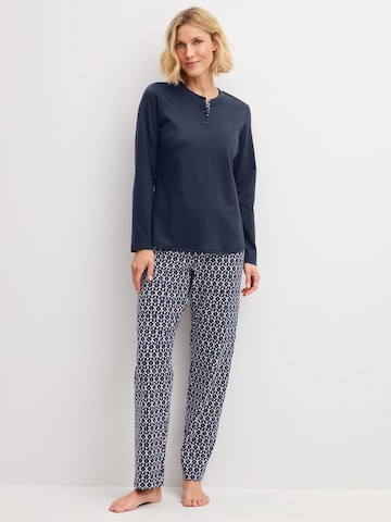 Pijama de la CALIDA pe albastru: față