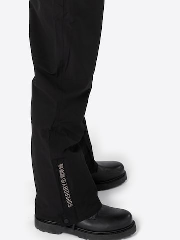 Superdry Snow - regular Pantalón de montaña en negro