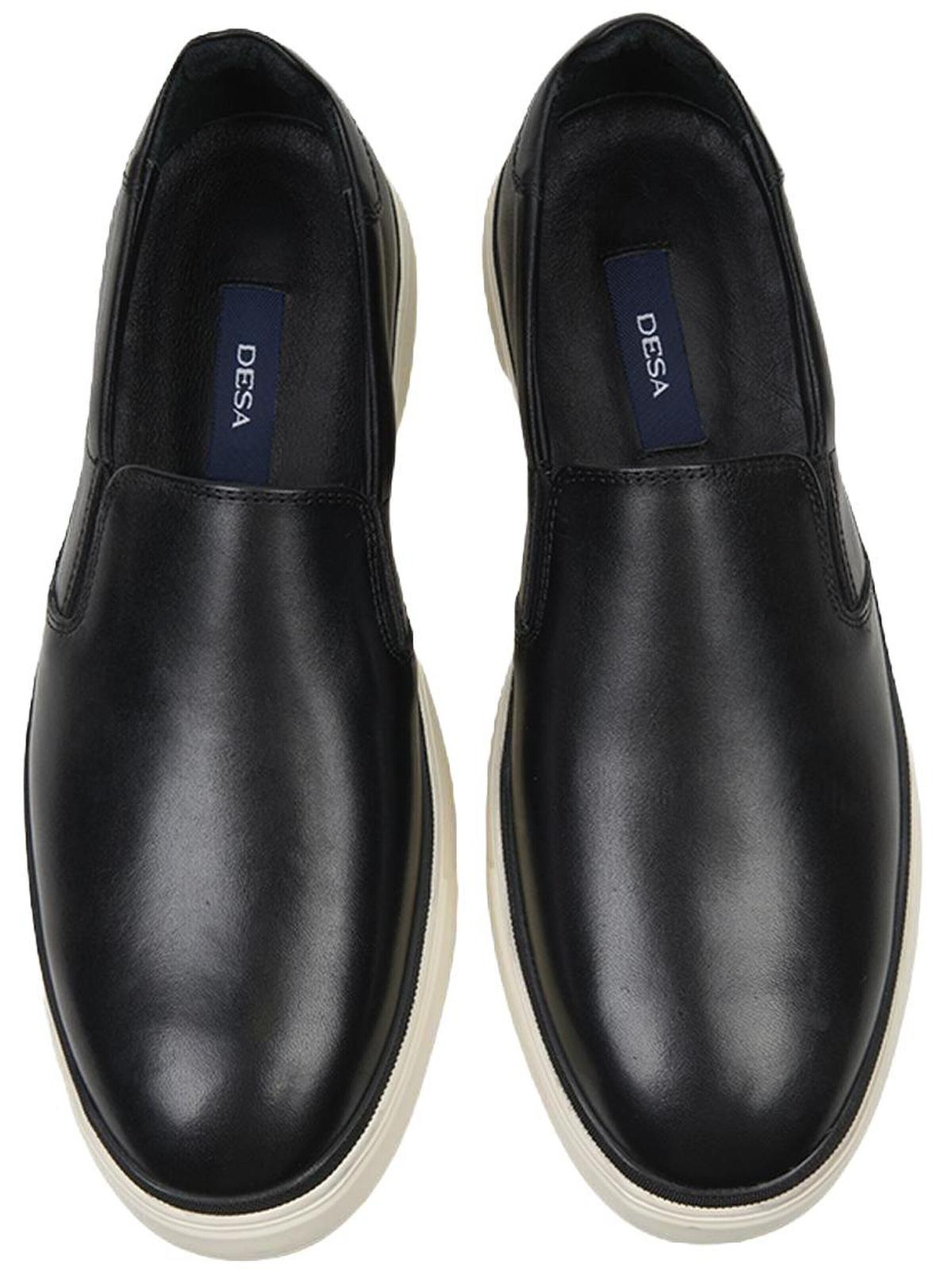 Chaussure basse 'Beleg' Desa en noir