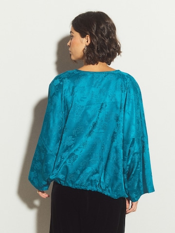 Next Bolero | modra barva