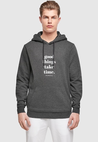 Merchcode Sweatshirt 'Good Things Take Time' in Grau: Vorderseite