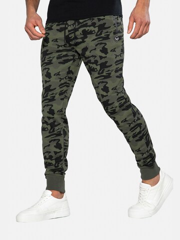 Threadbare Tapered Trousers 'Bentlee' in Green: front