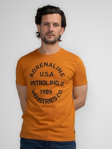 Petrol Industries - Camiseta '35 years' en marrón: frente
