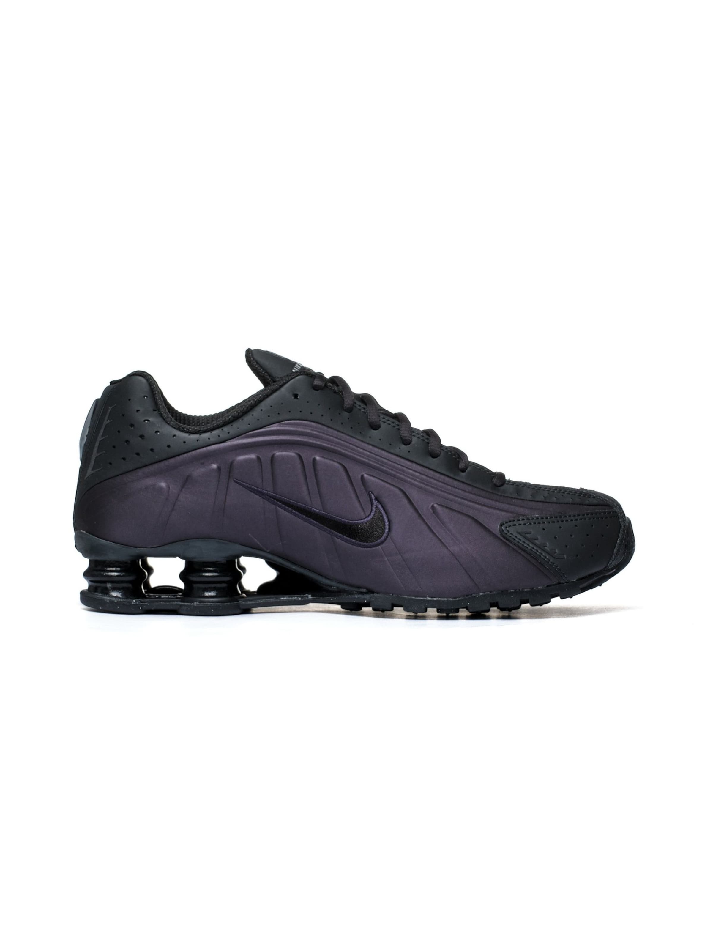Nike Sportswear Sneakersy niskie 'Shox R4' w kolorze czarny: przód