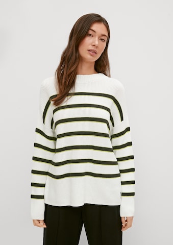 comma casual identity Sweater in White: front