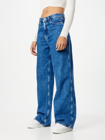 Tommy Jeans Wide leg Jeans 'CLAIRE' in Blauw: voorkant