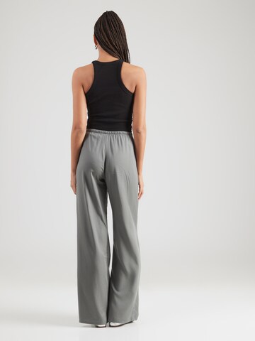 Tally WeijlLoosefit Hlače - siva boja