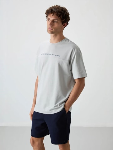 Tommy Life Shirt in Grey