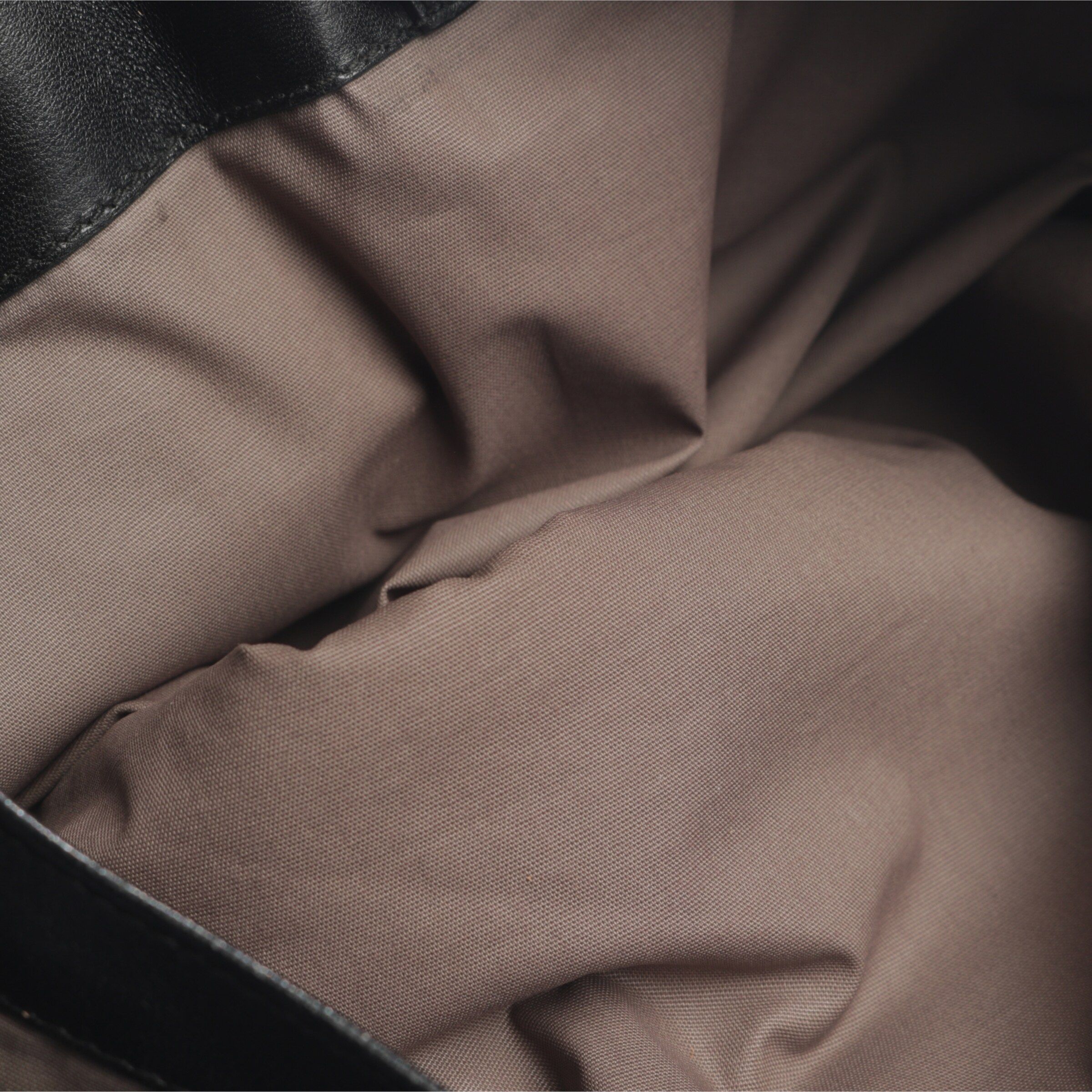 Bottega Veneta Ledertasche One Size in Grau