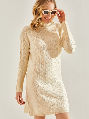 Bianco Lucci Трикотажное платье в Бежевый: спереди