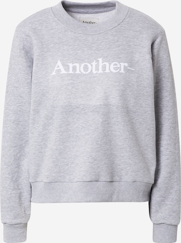 Another Label Sweatshirt in Grey: front