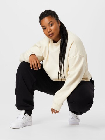 Urban Classics Sweatshirt in Beige