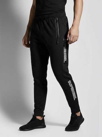 Slimfit Pantaloni 'Jeff' di SUPERREBEL® GEAR in nero: frontale