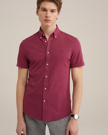 WE Fashion Slim fit Button Up Shirt in Red: front