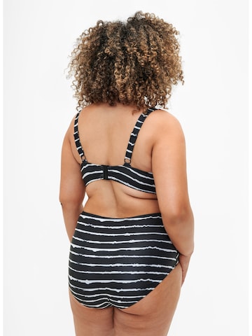 Slip costum de baie 'Stania' de la Swim by Zizzi pe negru