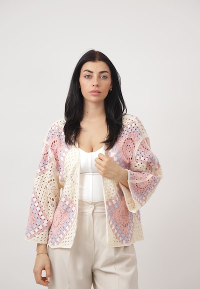 Elara Strickjacke in XS-XL in taubenblau / rosa / offwhite, Produktansicht