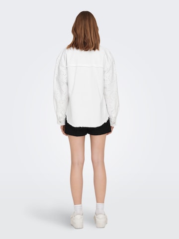 Veste mi-saison 'Elena' ONLY en blanc