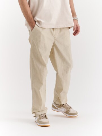 NCO Regular Cargo trousers in Beige: front