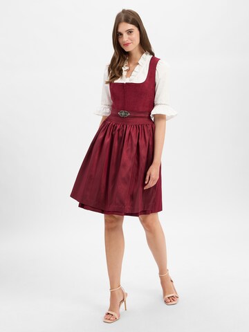 Krüger Madl Dirndl in Rot: Vorderseite