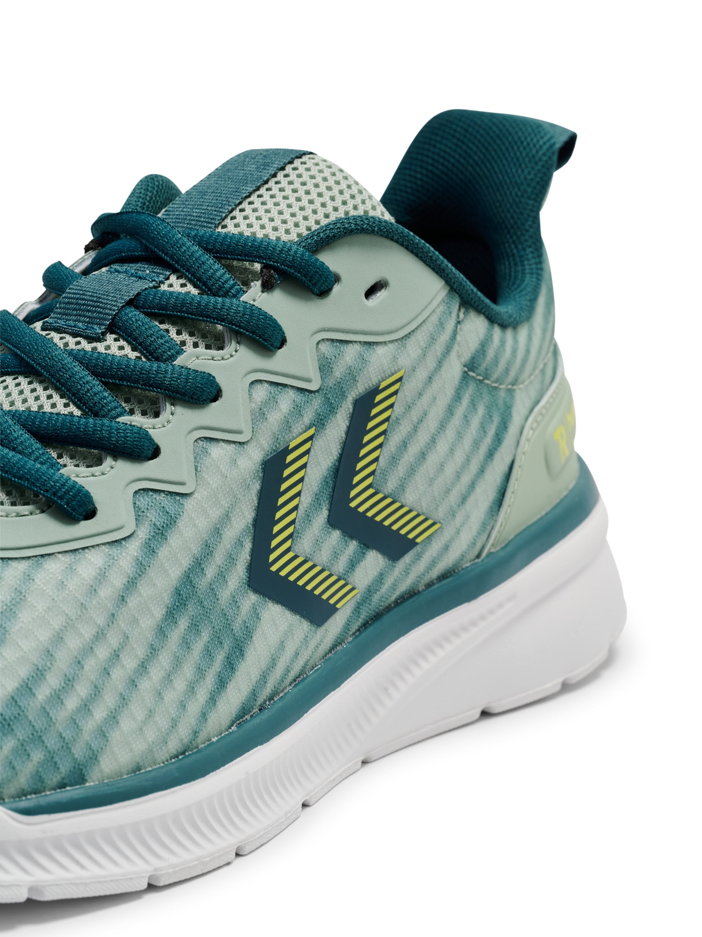 Hummel Sports shoe 'Reach Tr Breather 2.0' in White