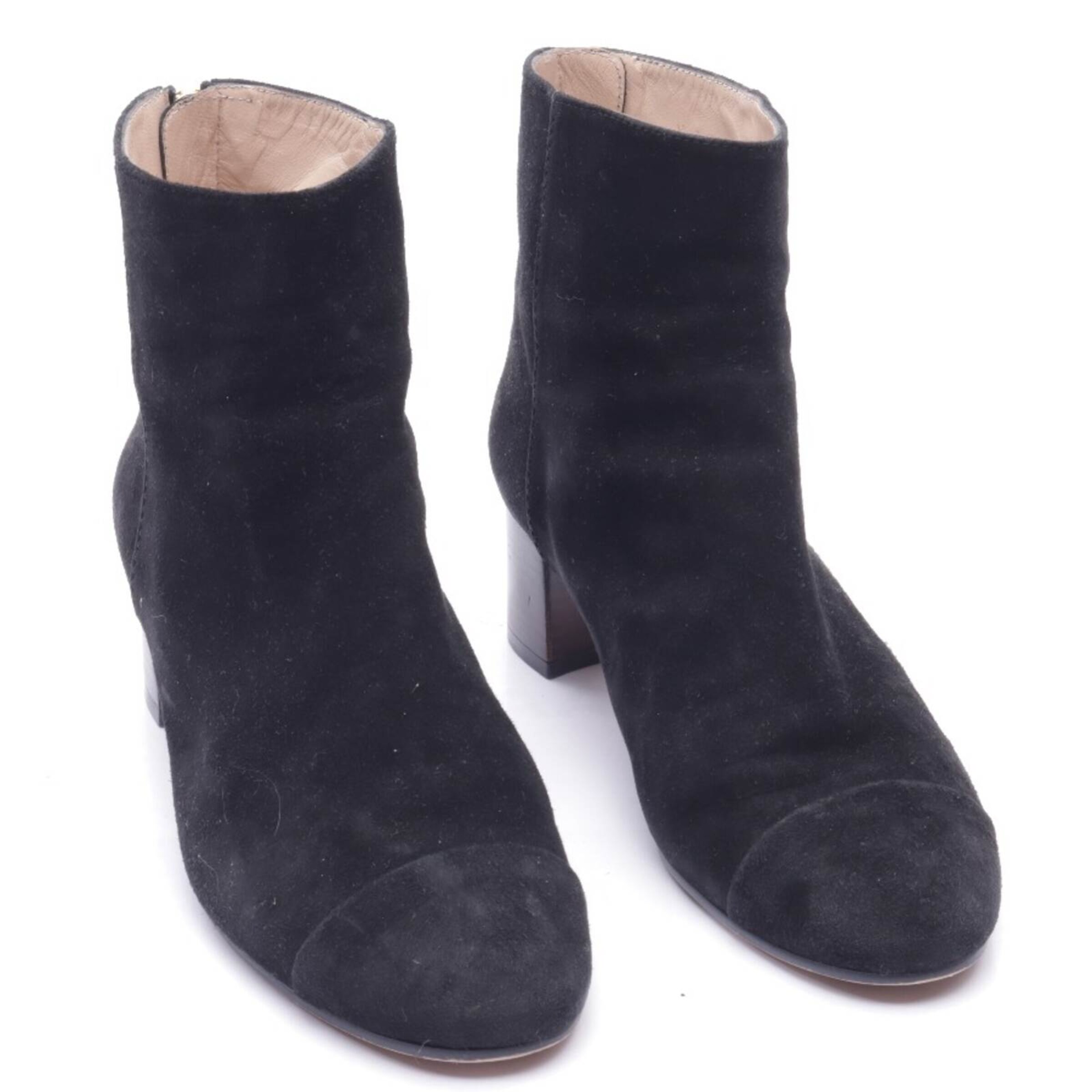 Stuart Weitzman Dress Boots in 38 in Black: front