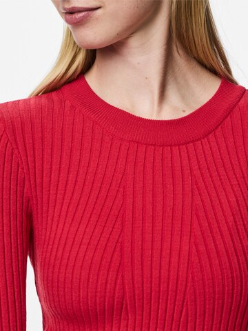 Pull-over 'PCCrista' PIECES en rouge