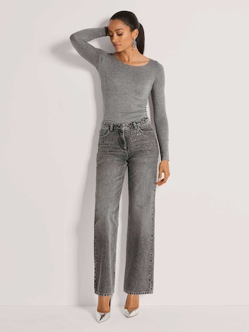 MADELEINE Loosefit Jeans in Grau: Vorderseite