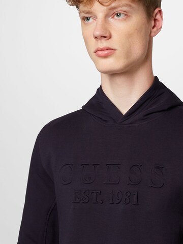 GUESS Sweatshirt i blå