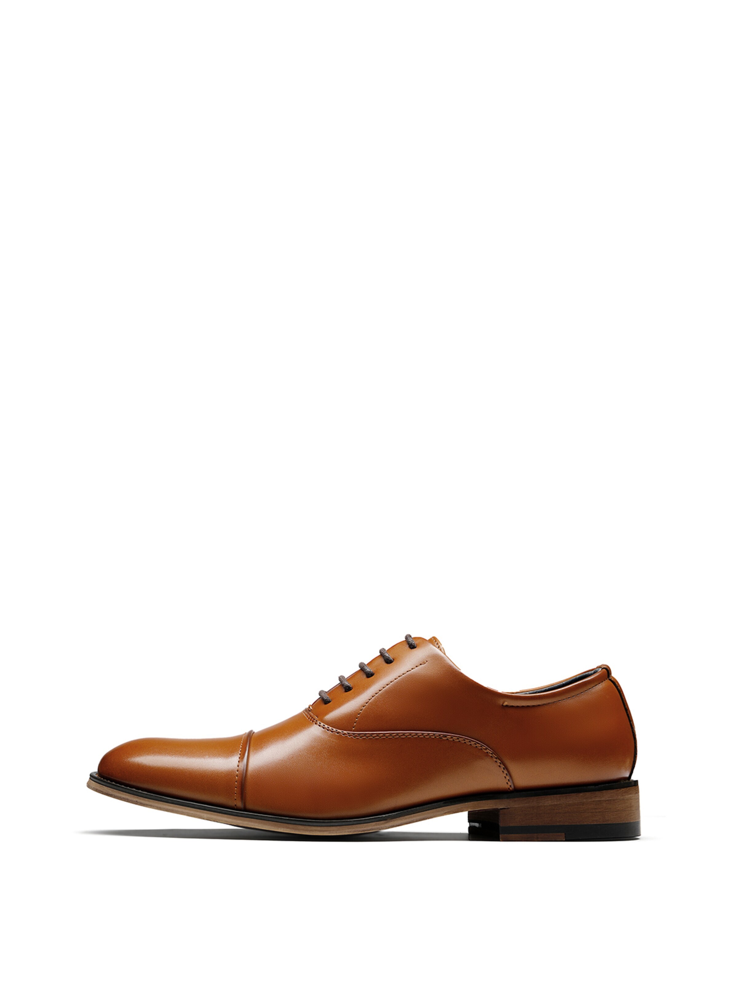 Scarpa stringata di Bruno Marc in marrone