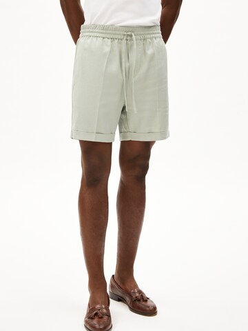 ARMEDANGELS Loosefit Broek 'JAACQUE LINO' in Groen: voorkant
