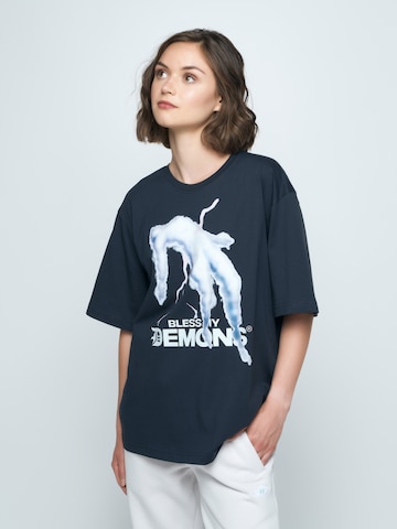 Bless my Demons exclusive for ABOUT YOU Shirt 'INCUS' in Blau: predná strana